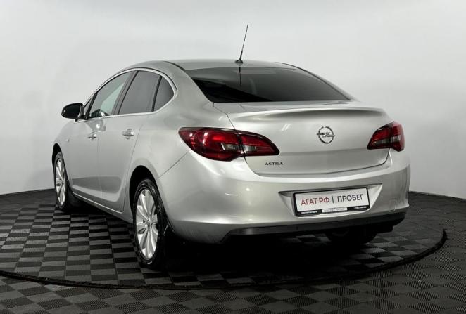 Opel Astra J Рестайлинг с пробегом 2013 года, цена 775 000 рублей, 150350 км, седан, Автокод Объявления