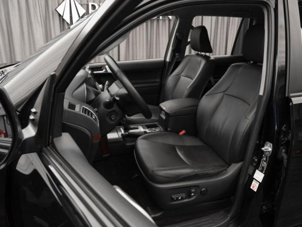 Toyota Land Cruiser Prado 150 Series Рестайлинг 1 с пробегом 2016 года, цена 3 150 000 рублей, 371032 км, внедорожник, Автокод Объявления