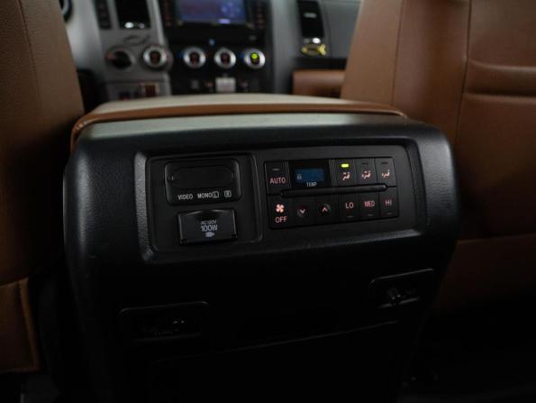 Toyota Sequoia II с пробегом 2012 года, цена 3 946 900 рублей, 160934 км, внедорожник, Автокод Объявления