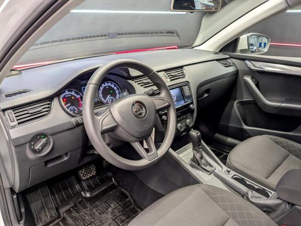 Skoda Octavia III (A7) Рестайлинг с пробегом 2020 года, цена 1 900 000 рублей, 97624 км, лифтбек, Автокод Объявления