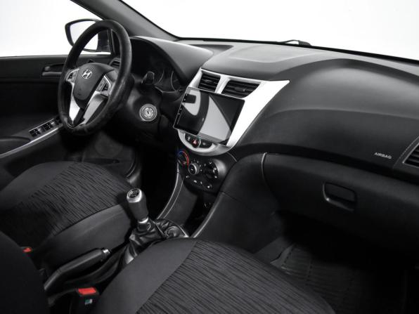 Hyundai Solaris I Рестайлинг с пробегом 2015 года, цена 647 980 рублей, 180526 км, седан, Автокод Объявления