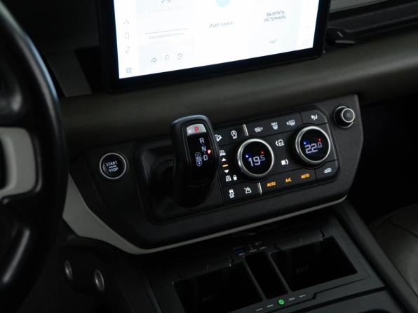 Land Rover Defender II с пробегом 2020 года, цена 4 898 055 рублей, 78714 км, внедорожник, Автокод Объявления