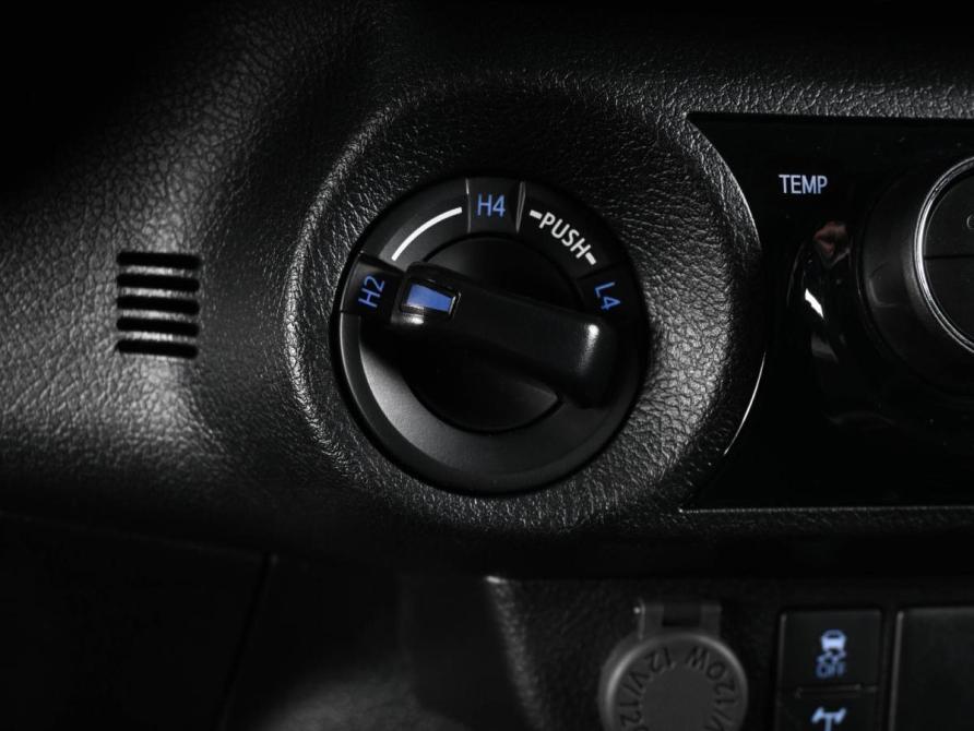 Toyota Hilux VIII Рестайлинг 2 Ростов-на-Дону  - изображение 17