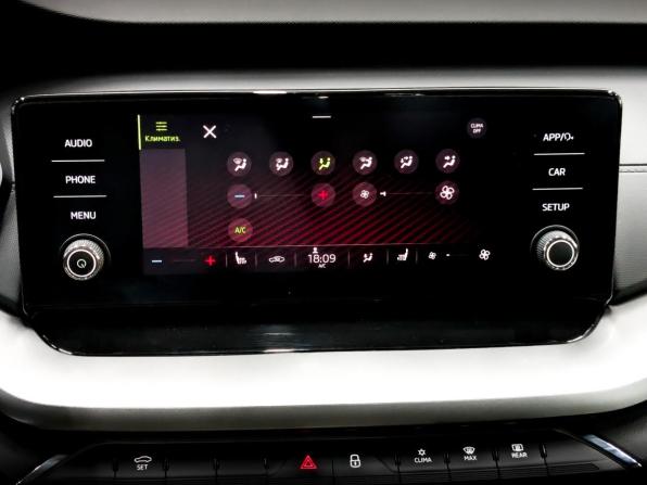 Skoda Octavia IV (A8) с пробегом 2021 года, цена 2 335 000 рублей, 74575 км, лифтбек, Автокод Объявления