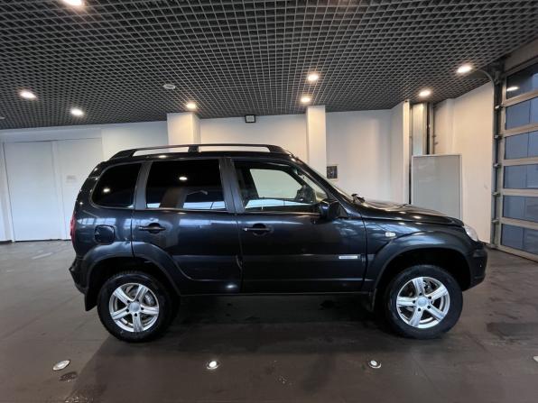 Chevrolet Niva I Рестайлинг с пробегом 2011 года, цена 370 000 рублей, 287364 км, внедорожник, Автокод Объявления