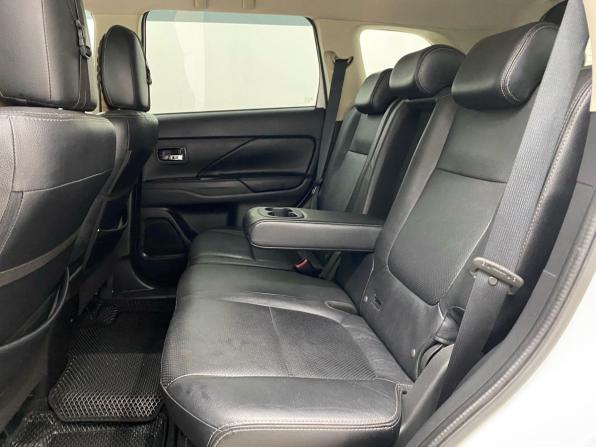Mitsubishi Outlander III Рестайлинг 2 с пробегом 2015 года, цена 1 650 000 рублей, 176461 км, внедорожник, Автокод Объявления