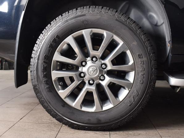 Toyota Land Cruiser Prado 150 Series Рестайлинг 2 с пробегом 2017 года, цена 4 234 995 рублей, 251944 км, внедорожник, Автокод Объявления