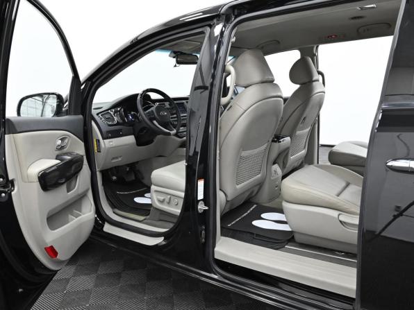 Kia Carnival III с пробегом 2018 года, цена 2 699 000 рублей, 97000 км, минивэн, Автокод Объявления