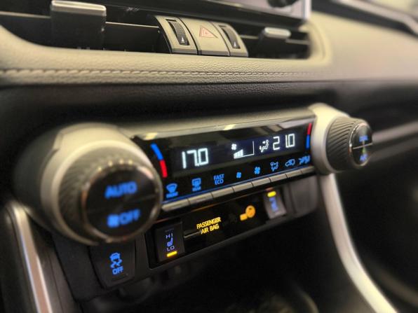 Toyota RAV4 V (XA50) с пробегом 2022 года, цена 3 710 000 рублей, 26867 км, внедорожник, Автокод Объявления