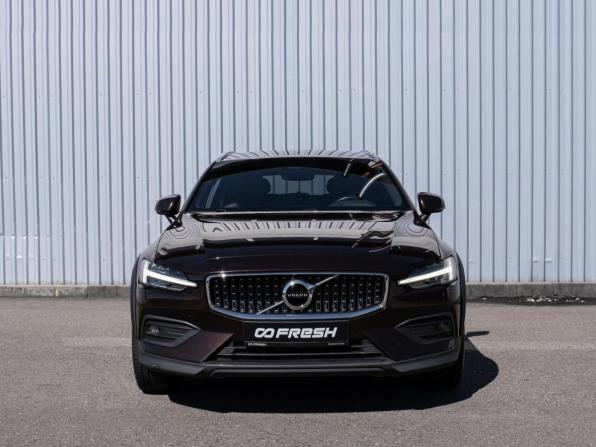 Volvo V60 Cross Country II с пробегом 2021 года, цена 4 799 000 рублей, 118299 км, универсал, Автокод Объявления