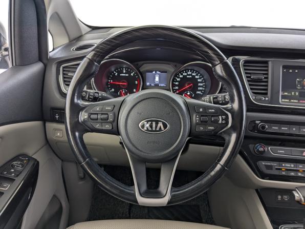 Kia Carnival III с пробегом 2019 года, цена 3 250 000 рублей, 81835 км, минивэн, Автокод Объявления