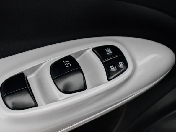 Nissan Juke I с пробегом 2012 года, цена 1 100 000 рублей, 121415 км, внедорожник, Автокод Объявления