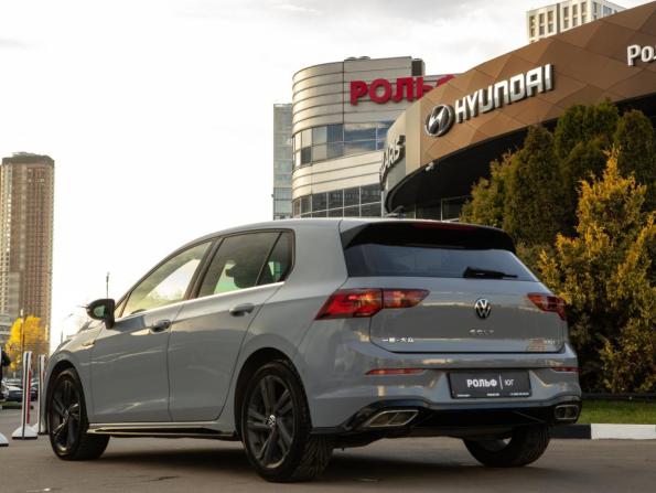 Volkswagen Golf VIII с пробегом 2022 года, цена 2 798 000 рублей, 52890 км, хэтчбек, Автокод Объявления
