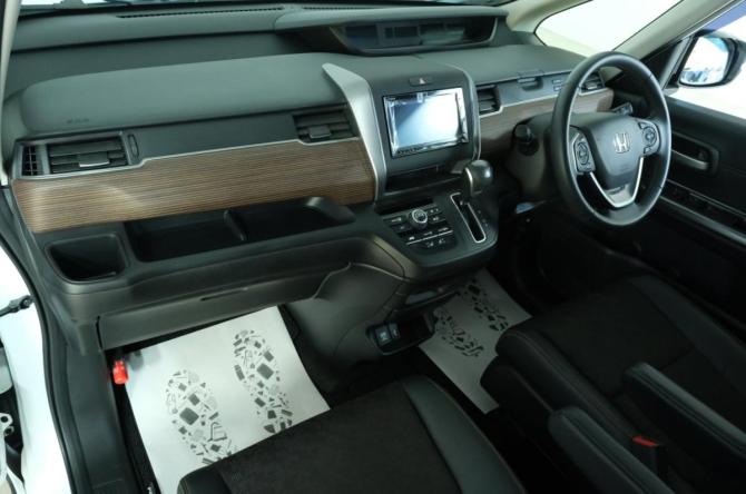 Honda Freed II Рестайлинг с пробегом 2021 года, цена 2 099 000 рублей, 800 км, компактвэн, Автокод Объявления