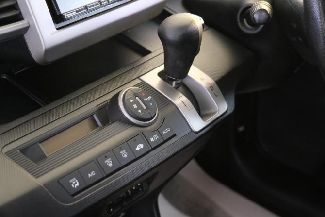 Honda Freed I Рестайлинг с пробегом 2013 года, цена 1 159 000 рублей, 160000 км, компактвэн, Автокод Объявления