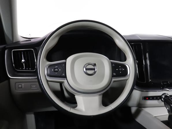 Volvo XC60 II с пробегом 2018 года, цена 3 444 000 рублей, 91360 км, внедорожник, Автокод Объявления