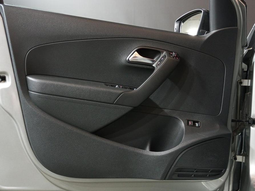 Volkswagen Polo V Рестайлинг Уфа  - изображение 15