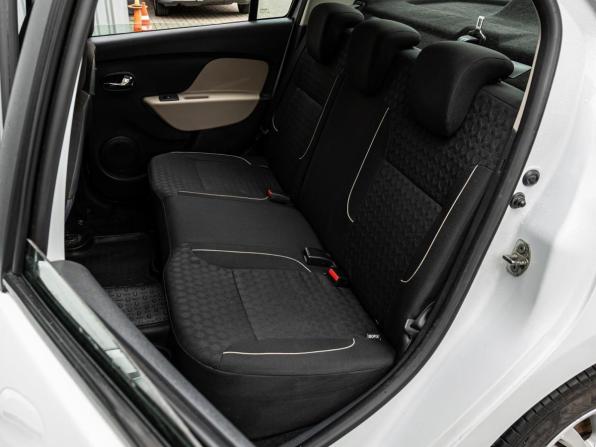 Renault Logan II с пробегом 2015 года, цена 649 000 рублей, 112222 км, седан, Автокод Объявления