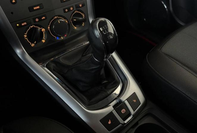 Opel Antara I Рестайлинг с пробегом 2012 года, цена 925 000 рублей, 252594 км, внедорожник, Автокод Объявления