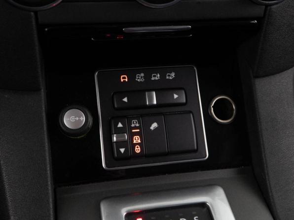 Land Rover Discovery IV Рестайлинг с пробегом 2014 года, цена 2 499 077 рублей, 169193 км, внедорожник, Автокод Объявления