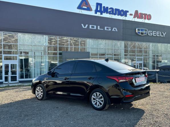 Hyundai Solaris II с пробегом 2018 года, цена 990 000 рублей, 197842 км, седан, Автокод Объявления
