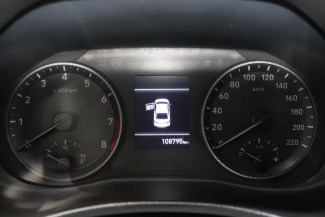 Hyundai Solaris II с пробегом 2017 года, цена 910 000 рублей, 108795 км, седан, Автокод Объявления