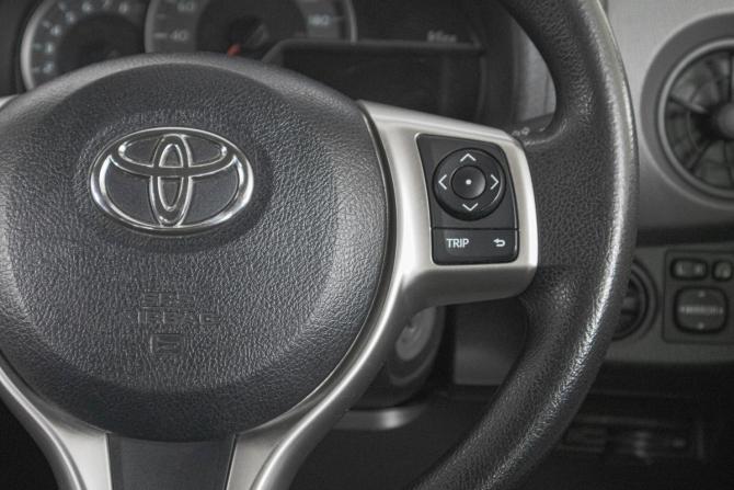 Toyota Vitz III (XP130) Рестайлинг с пробегом 2016 года, цена 869 000 рублей, 177200 км, хэтчбек, Автокод Объявления