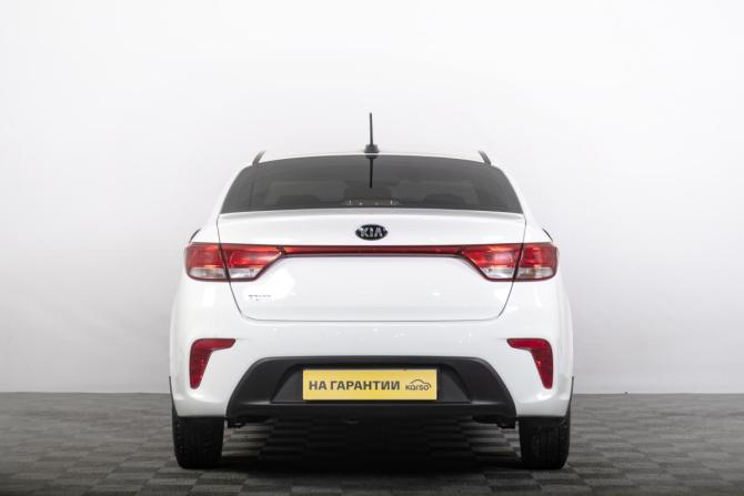 Kia Rio IV с пробегом 2018 года, цена 1 349 000 рублей, 68000 км, седан, Автокод Объявления