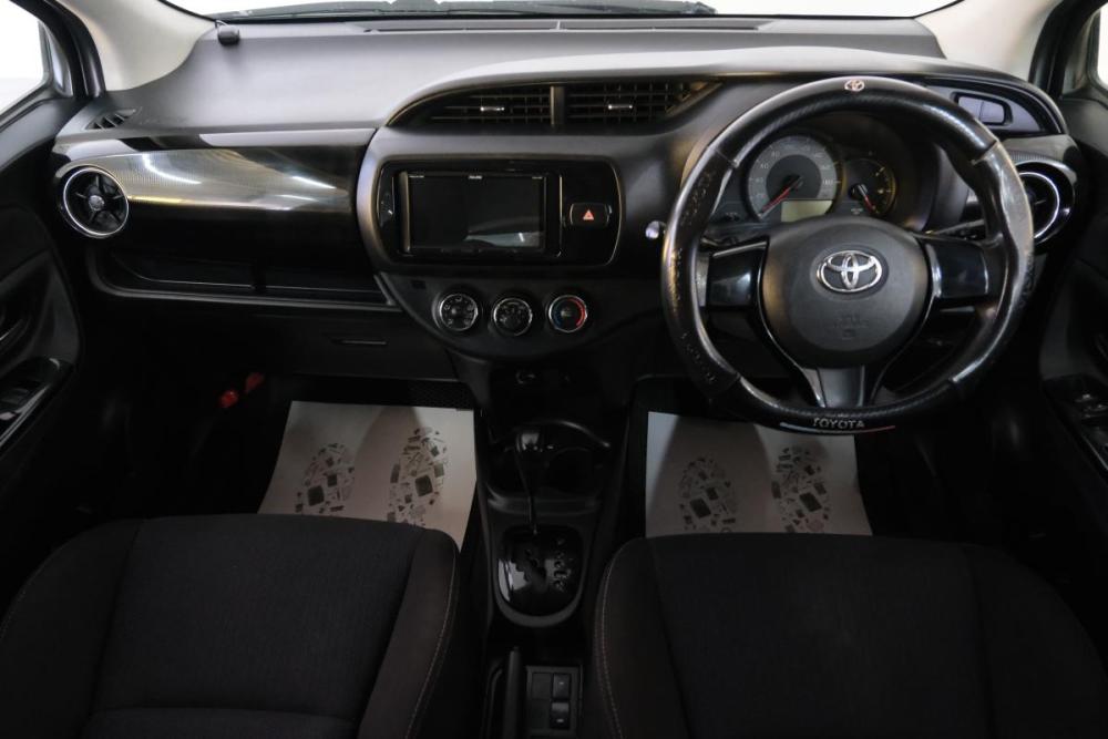 Toyota Vitz III (XP130) Рестайлинг 2 Омск  - изображение 13