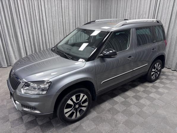 Skoda Yeti I Рестайлинг с пробегом 2015 года, цена 1 470 000 рублей, 71761 км, внедорожник, Автокод Объявления