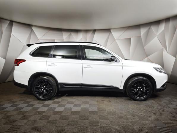 Mitsubishi Outlander III Рестайлинг 3 с пробегом 2021 года, цена 2 659 000 рублей, 49001 км, внедорожник, Автокод Объявления
