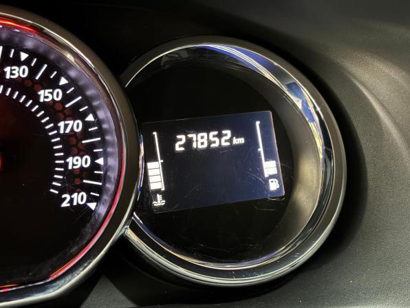 Renault Sandero II Рестайлинг с пробегом 2022 года, цена 1 500 000 рублей, 27860 км, хэтчбек, Автокод Объявления