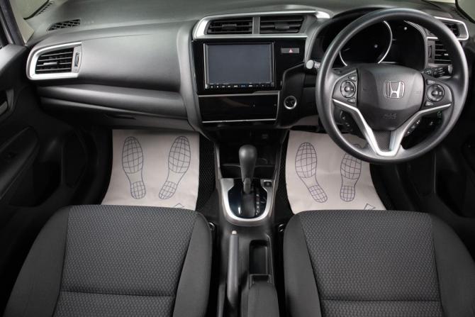Honda Fit III Рестайлинг с пробегом 2019 года, цена 1 299 000 рублей, 65503 км, хэтчбек, Автокод Объявления