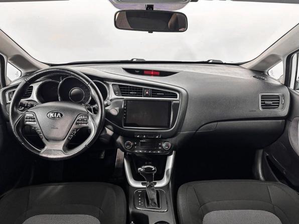 Kia Ceed II Рестайлинг с пробегом 2017 года, цена 1 329 100 рублей, 122742 км, универсал, Автокод Объявления
