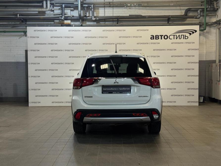 Mitsubishi Outlander III Рестайлинг 2 Санкт-Петербург  - изображение 6