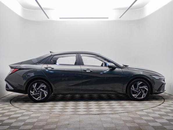 Hyundai Elantra VII (CN7) Рестайлинг с пробегом 2024 года, цена 2 239 000 рублей, 13078 км, седан, Автокод Объявления