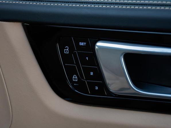 Porsche Cayenne III с пробегом 2019 года, цена 8 300 000 рублей, 50000 км, внедорожник, Автокод Объявления
