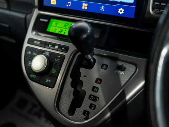 Toyota Wish I с пробегом 2004 года, цена 715 000 рублей, 199793 км, компактвэн, Автокод Объявления
