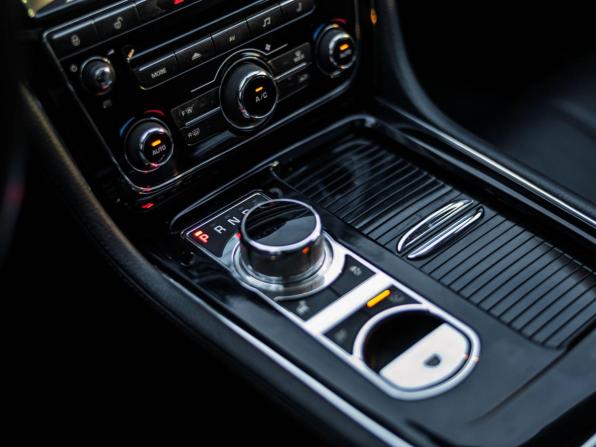 Jaguar XJ IV (X351) с пробегом 2014 года, цена 1 577 000 рублей, 121939 км, седан, Автокод Объявления