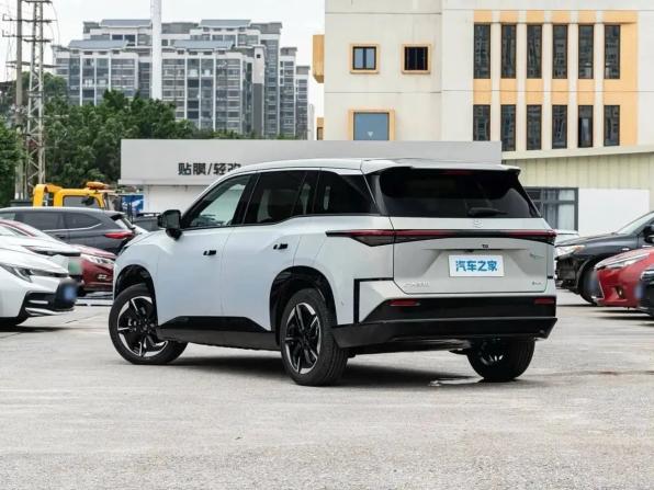 Новый Toyota bZ3X 2026 года, цена 3 199 000 рублей, внедорожник, Автокод Объявления