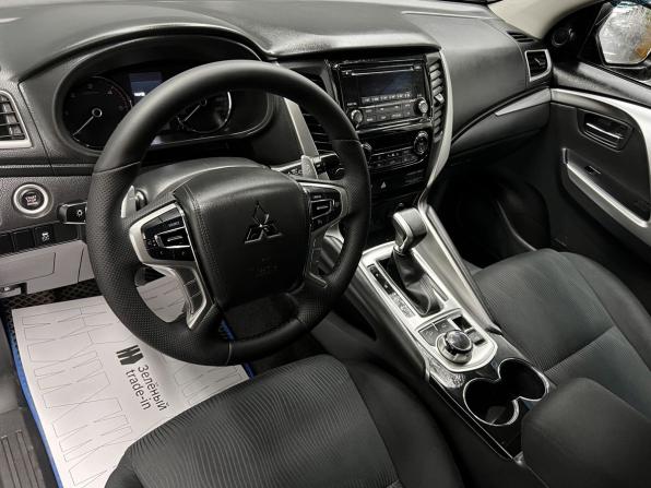 Mitsubishi Pajero Sport III с пробегом 2018 года, цена 2 945 000 рублей, 184211 км, внедорожник, Автокод Объявления