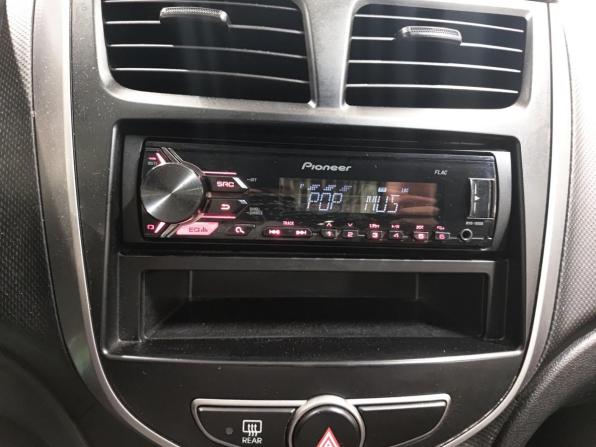 Hyundai Solaris I Рестайлинг с пробегом 2016 года, цена 1 225 000 рублей, 71301 км, седан, Автокод Объявления