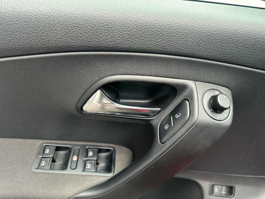 Volkswagen Polo V Рестайлинг Санкт-Петербург  - изображение 12