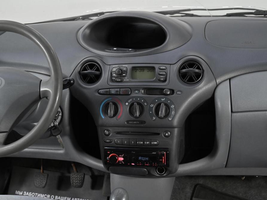 Toyota Yaris I Москва  - изображение 7