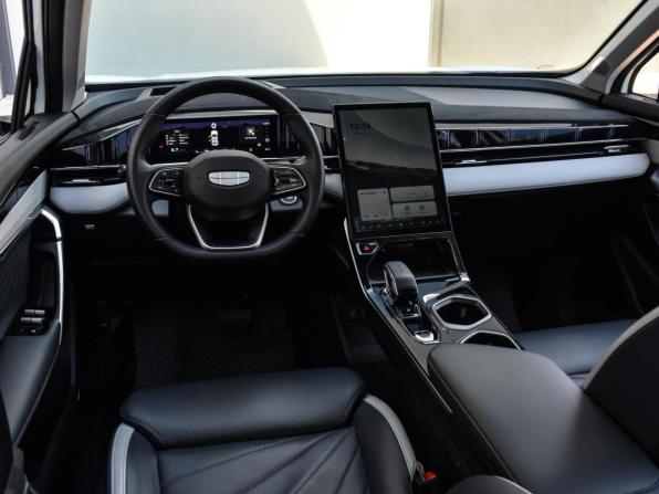 Geely Atlas II с пробегом 2024 года, цена 2 920 000 рублей, 47862 км, внедорожник, Автокод Объявления