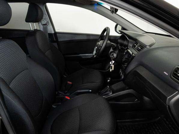 Kia Rio III Рестайлинг с пробегом 2015 года, цена 1 248 000 рублей, 64500 км, хэтчбек, Автокод Объявления