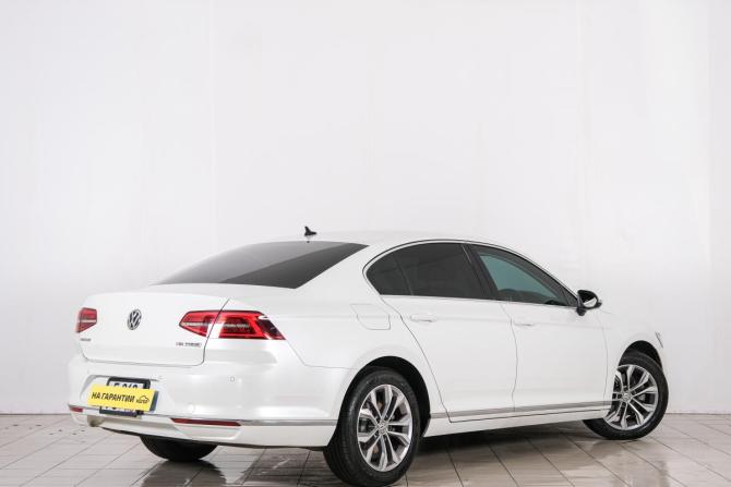 Volkswagen Passat B8 с пробегом 2016 года, цена 1 649 000 рублей, 120000 км, седан, Автокод Объявления