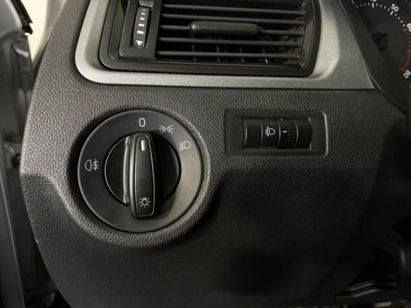 Skoda Rapid I с пробегом 2015 года, цена 989 000 рублей, 139327 км, лифтбек, Автокод Объявления