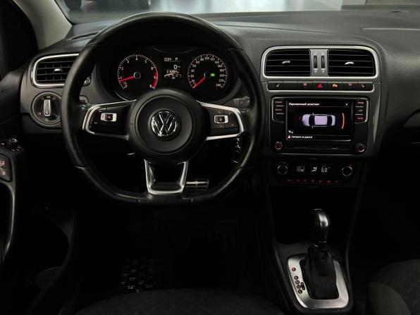 Volkswagen Polo V Рестайлинг с пробегом 2018 года, цена 800 000 рублей, 216983 км, седан, Автокод Объявления