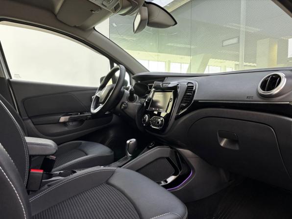 Renault Kaptur I Рестайлинг с пробегом 2021 года, цена 1 800 000 рублей, 44850 км, внедорожник, Автокод Объявления